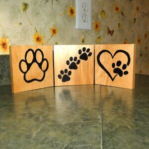 Three Panel Wood Paw Print Table or Desk Top Display, Light Finish